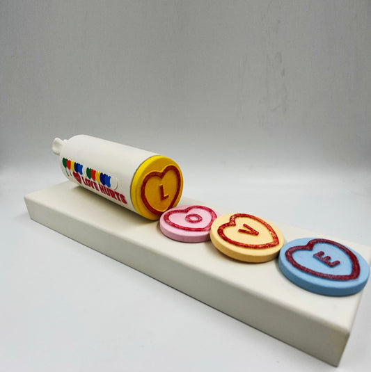 Lovehurts sculpture