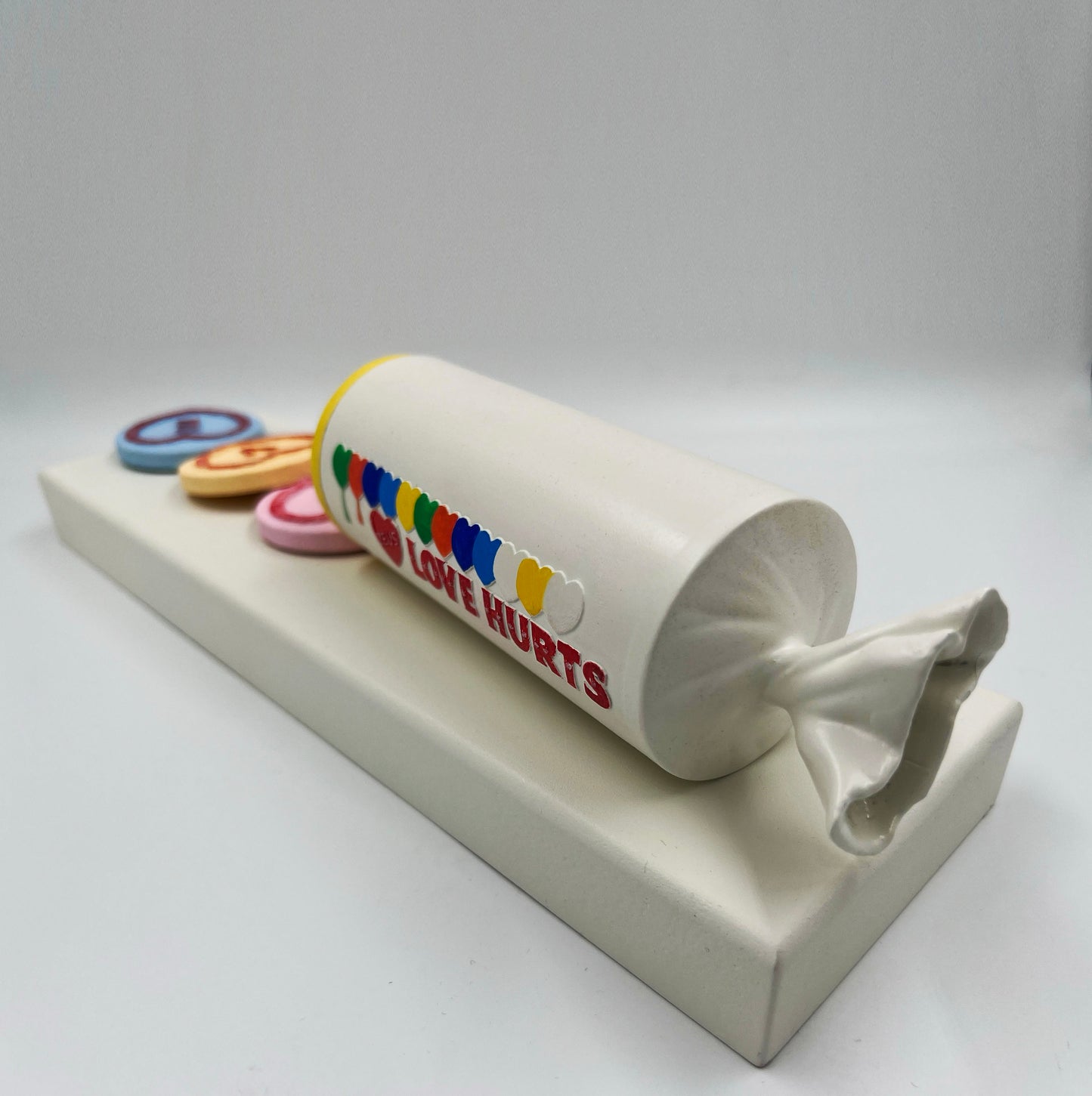 Lovehurts sculpture